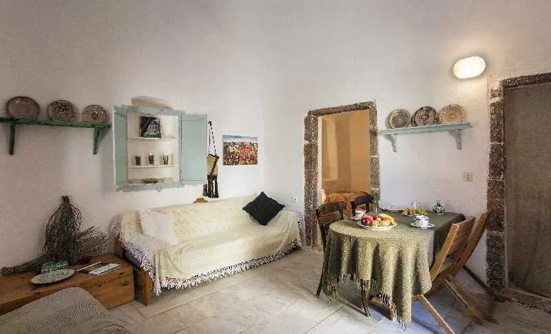Room, Mesana Traditional Stone Houses, Santorini