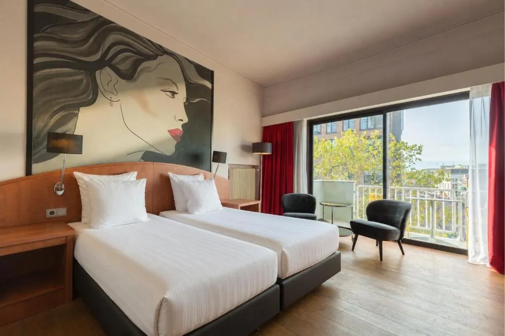TWIN DELUXE Room, Leonardo Hotel Utrecht City Center, Amsterdam