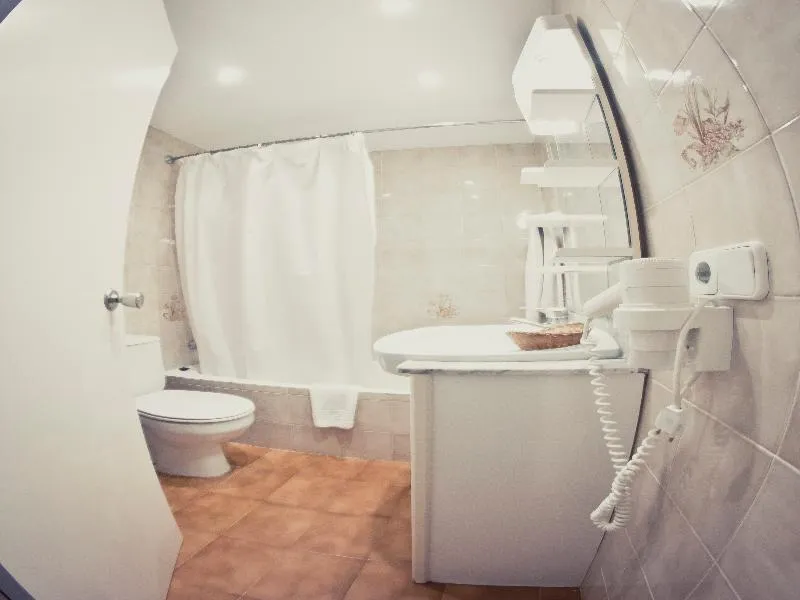 APARTMENT CAPACITY 6 TWO BEDROOMS Room, Playa Ferrera, Majorca