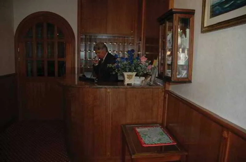Lobby, Galeno, Rome