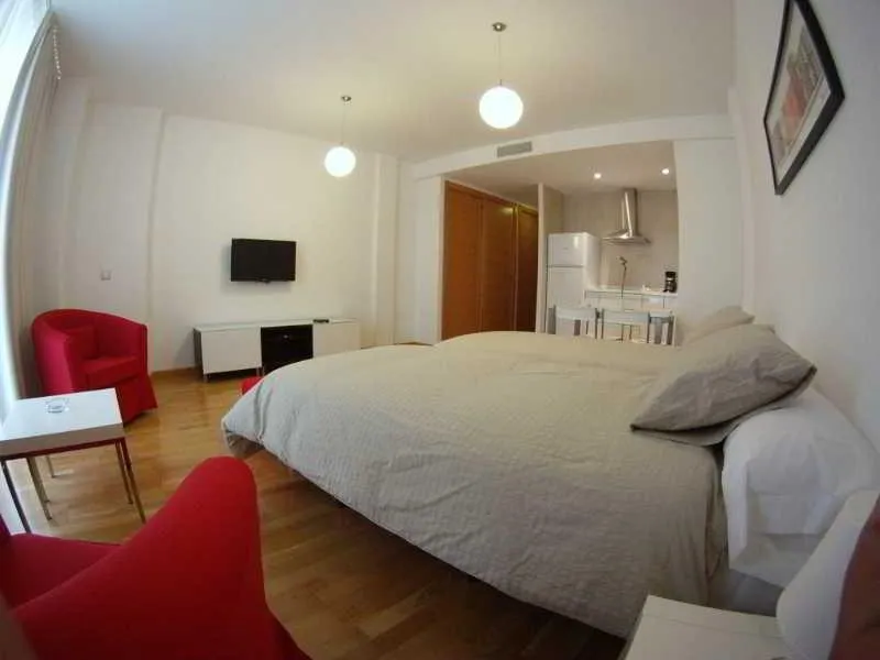 APARTMENT CAPACITY 5 ONE BEDROOM Room, Debambu, Costa Del Sol