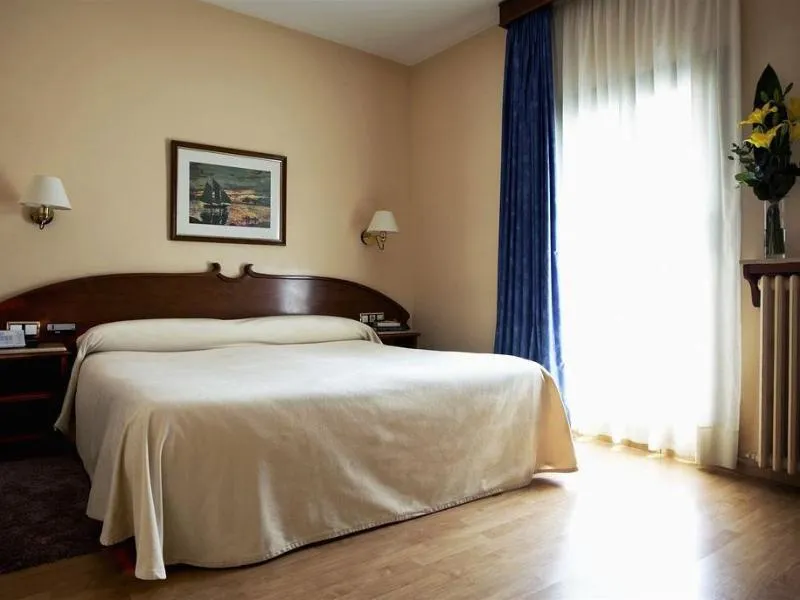 DOUBLE STANDARD Room, Gaudi, Barcelona
