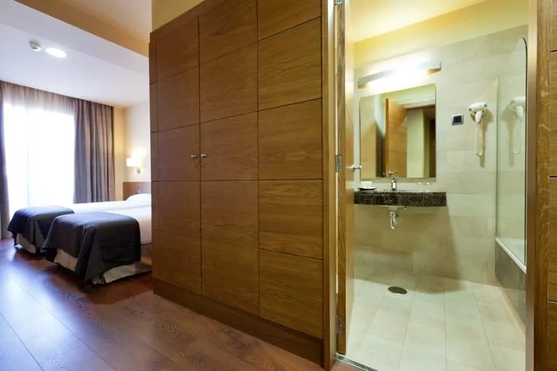 DOUBLE STANDARD Room, Sterling, Madrid