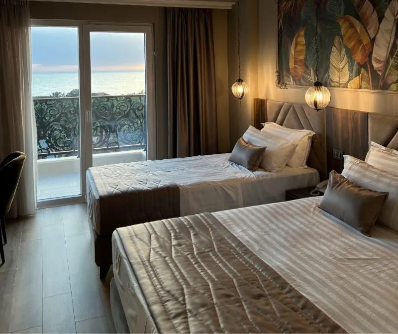 TRIPLE POOL VIEW Room, Premium Sunrise, Kavaje