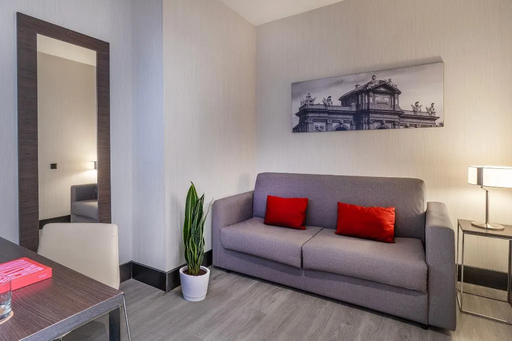 DOUBLE EXECUTIVE QUEEN BED Room, Novotel Madrid Center, Madrid
