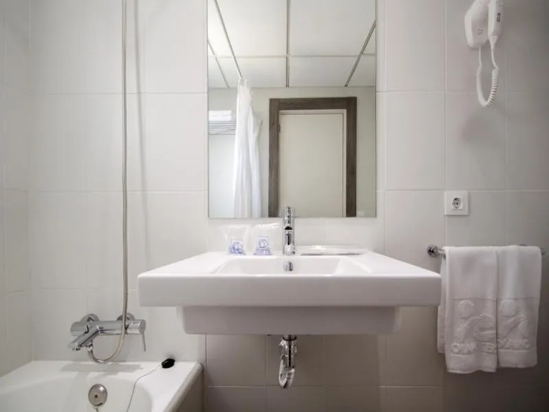 Room, FERGUS Bermudas, Majorca