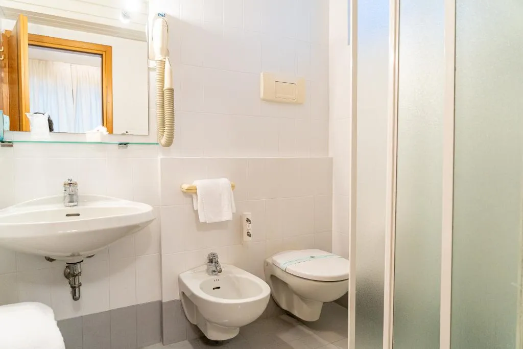 Double or Twin ECONOMY Room, Hotel Désirée by Double Hospitality, Milan
