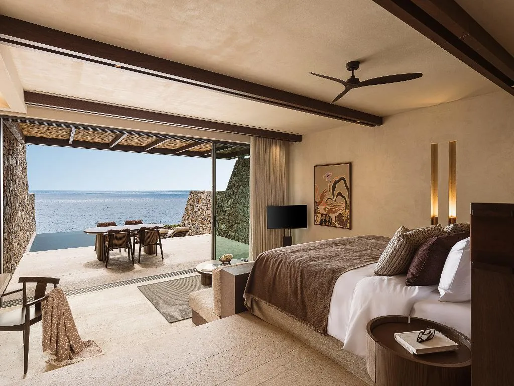 SUITE WITH PRIVATE POOL Room, The Revery, Crete