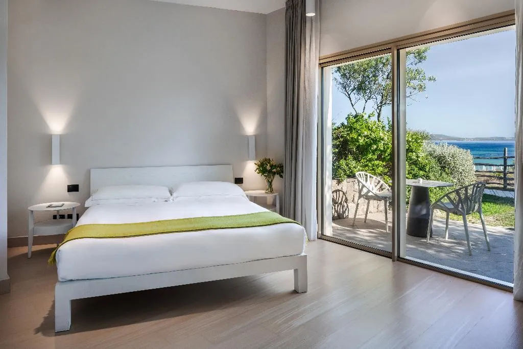 TRIPLE SUPERIOR SEA VIEW Room, Cala Cuncheddi - VRetreats, Olbia
