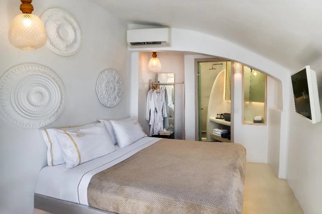 SUITE WITH JACUZZI Room, Athina Luxury Suites, Santorini