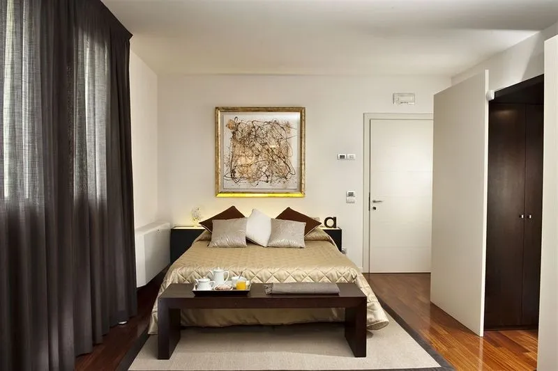 JUNIOR SUITE STANDARD Room, Eden Rock Resort, Florence