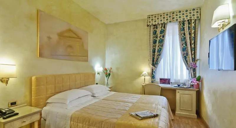 Room, Alba Palace, Florence