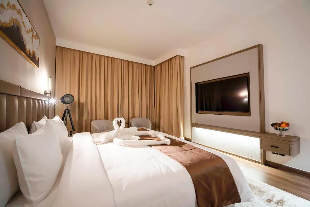 DOUBLE PREMIUM Room, Copthorne Hotel Sharjah, Dubai