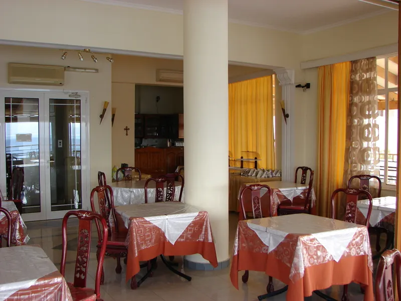 Bar, Petit Palais, Kalamata