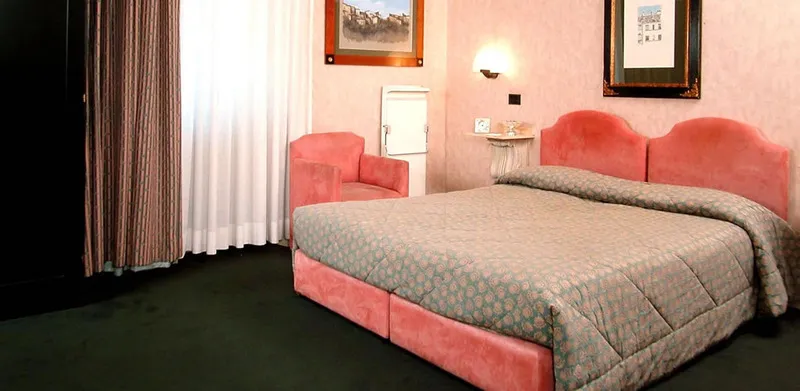 DOUBLE STANDARD Room, Valle, Rome