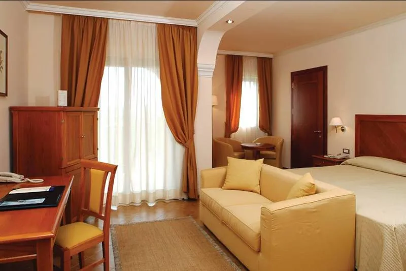 TRIPLE STANDARD Room, Geovillage Olbia Sport & Convention Resort, Olbia