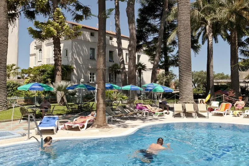 Pool, Eden, Naples