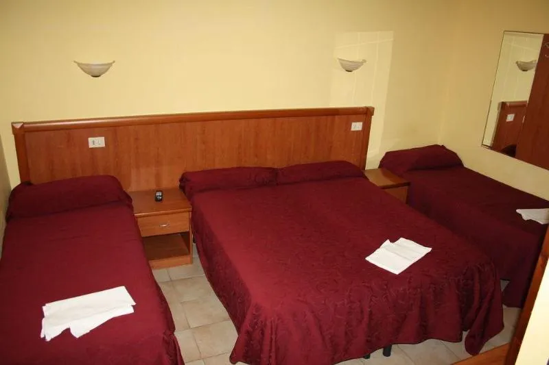 QUADRUPLE STANDARD Room, Hotel Eurorooms, Rome