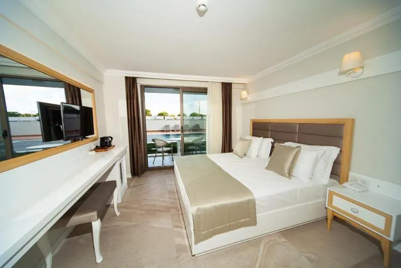 DOUBLE DELUXE POOL VIEW Room, As Hotel Cesme, Izmir