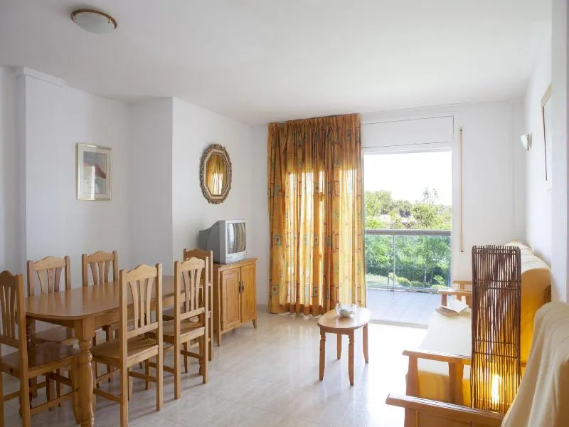 APARTMENT CAPACITY 6 TWO BEDROOMS Room, Siesta Dorada, Costa Dorada
