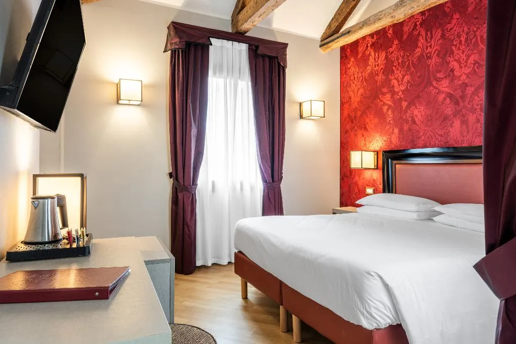 TRIPLE SUPERIOR Room, Paganelli, Venice