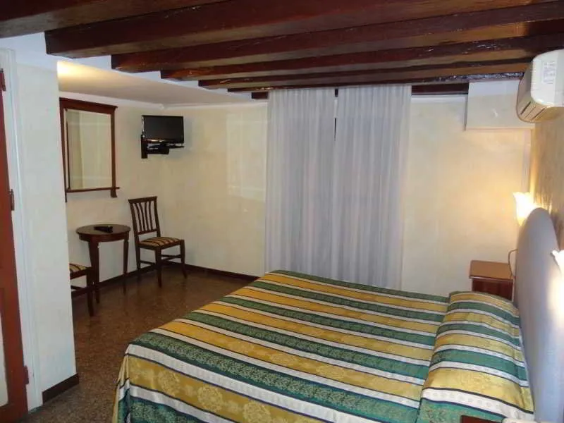 Room, Al Palazzo Lion Morosini, Venice