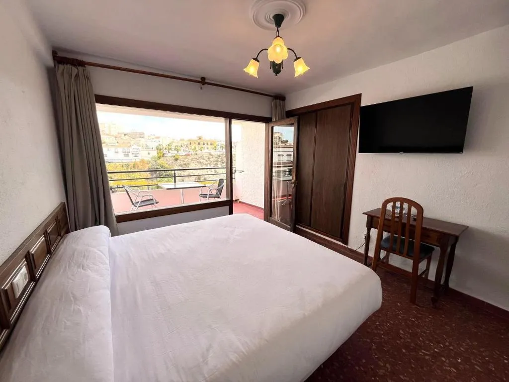 Double or Twin ECONOMY Room, Hostal Sorbas, Andalucia