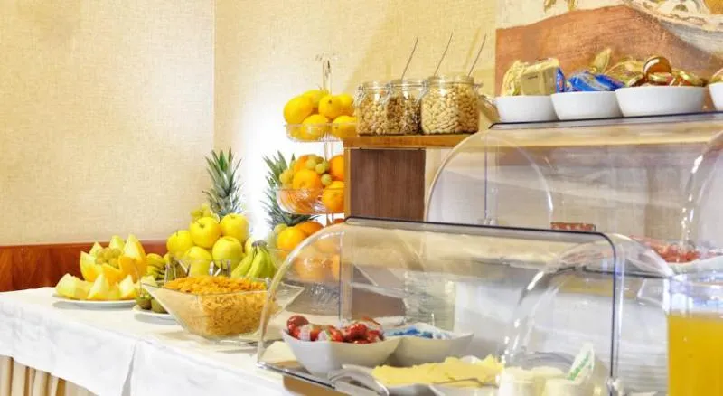 Restaurant, Hotel Lloyd Roma, Rome