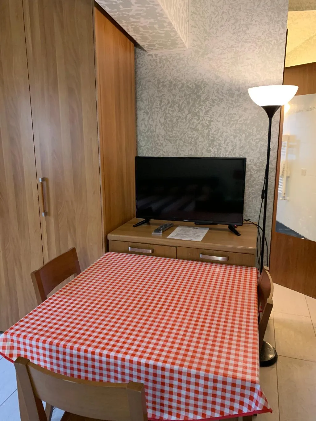 STUDIO CAPACITY 3 Room, Gemini City Centre Studios, Florence