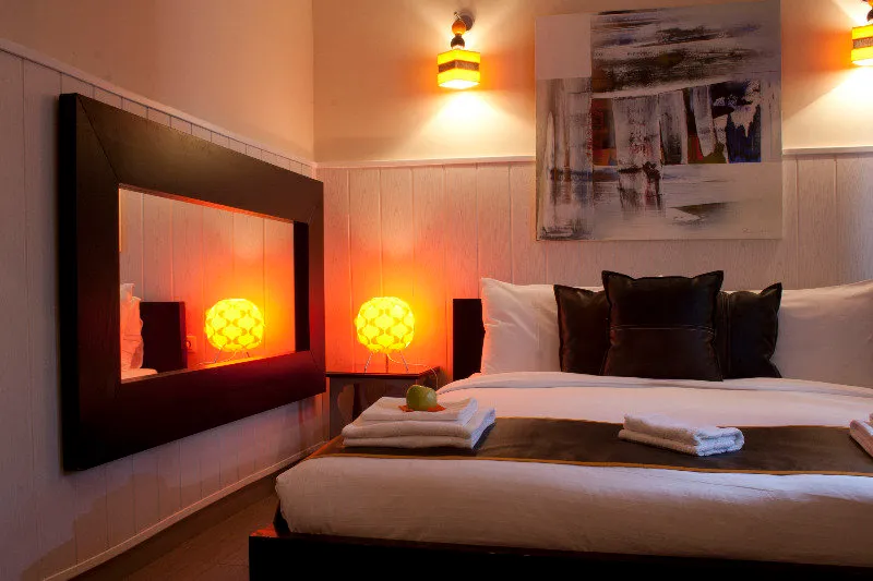 Room, Oxum, Madrid