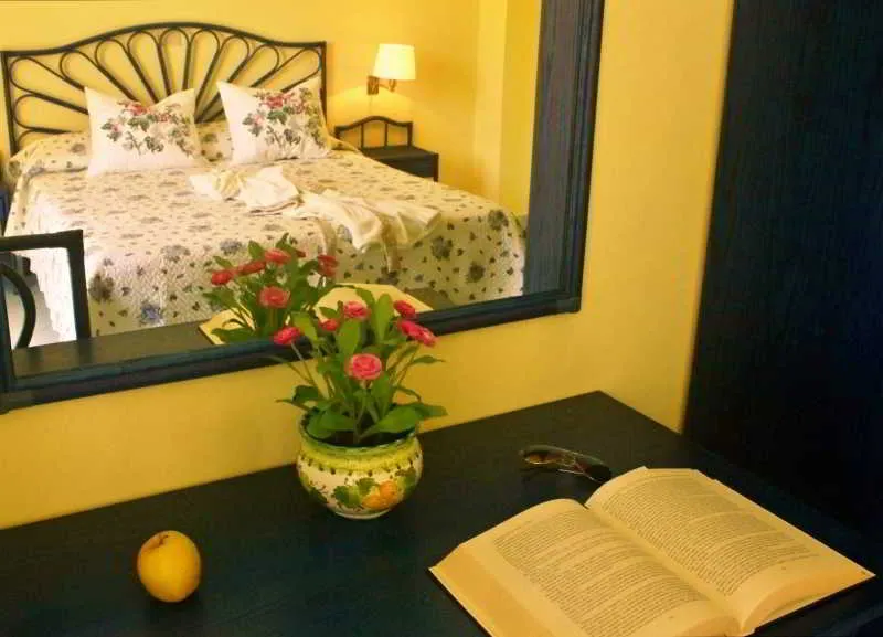 Room, Maremonti, Naples