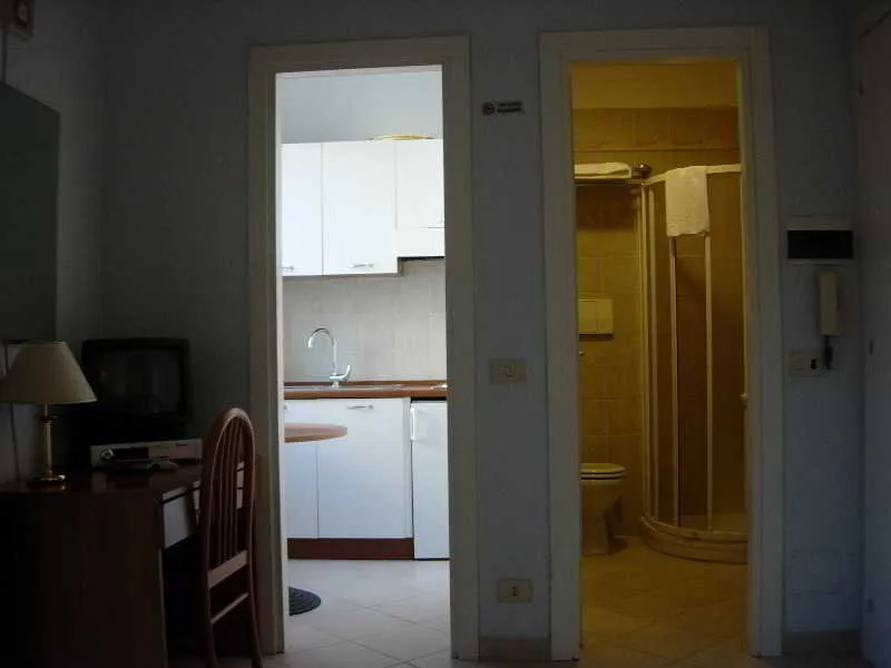 Room, Residence Lodi, Rome
