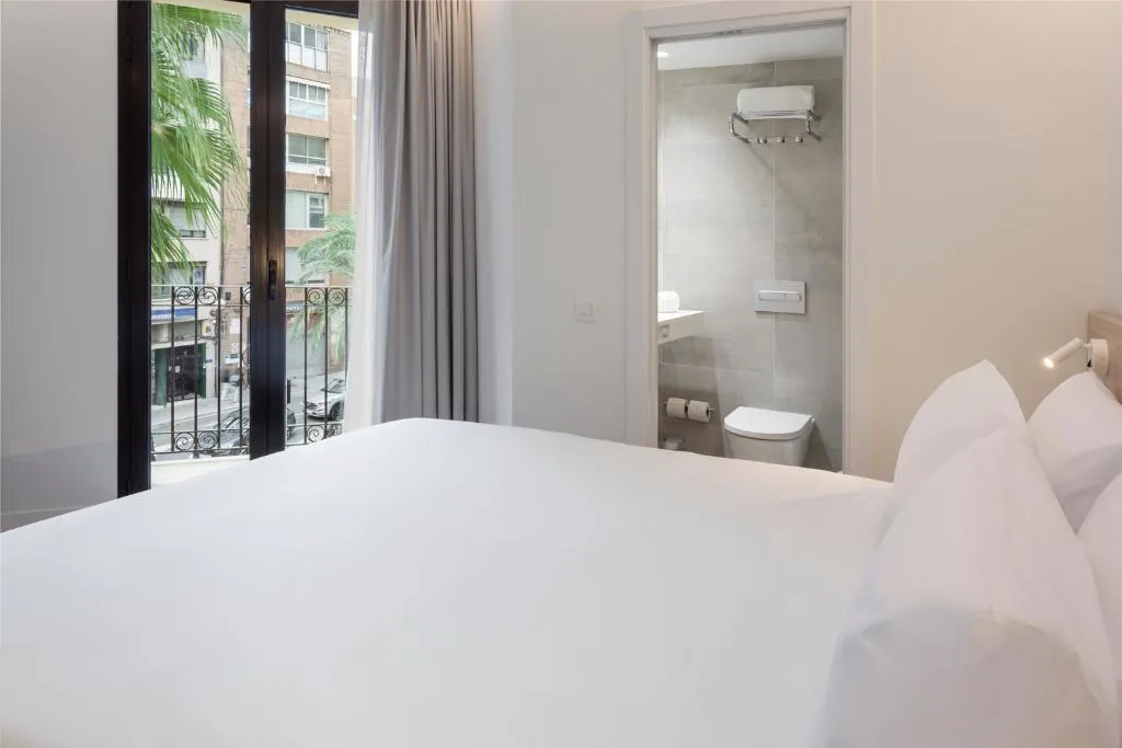 SINGLE STANDARD Room, B&B HOTEL Alicante Centro, Costa Blanca