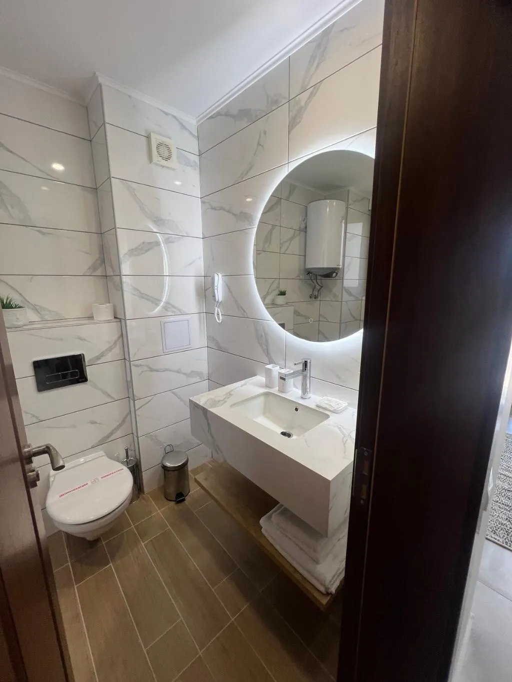 Double or Twin DELUXE ONE BED Room, Central, Bourgas