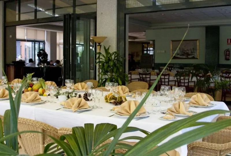 Restaurant, Hospedium Hotel Los Lanceros, Madrid