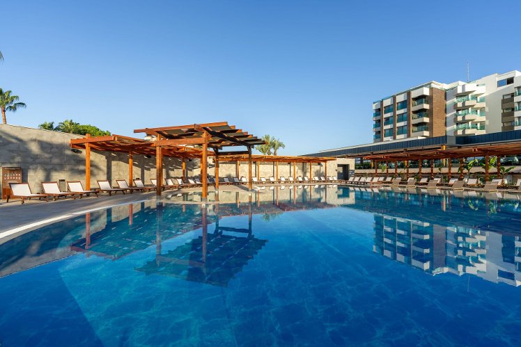 Sural Saray, Antalya