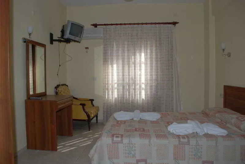 Room, Seden, Dalaman