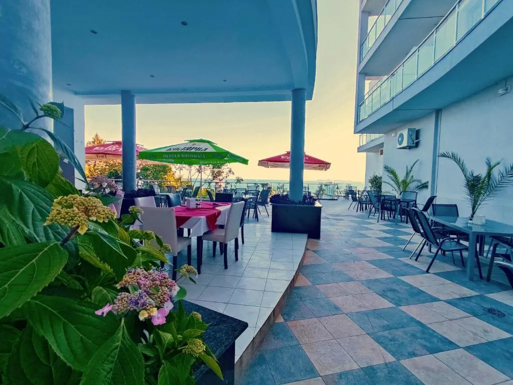 Terrace, Moonlight Hotel - All Inclusive, Bourgas