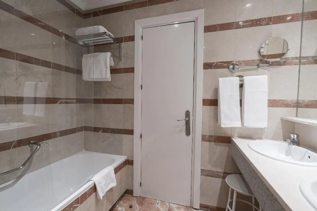 DOUBLE SINGLE USE STANDARD Room, Miguel Angel, Madrid
