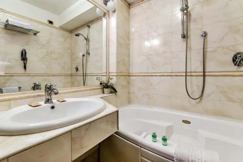 Double or Twin STANDARD Room, Luxury Rooms H 2000 Roma, Rome