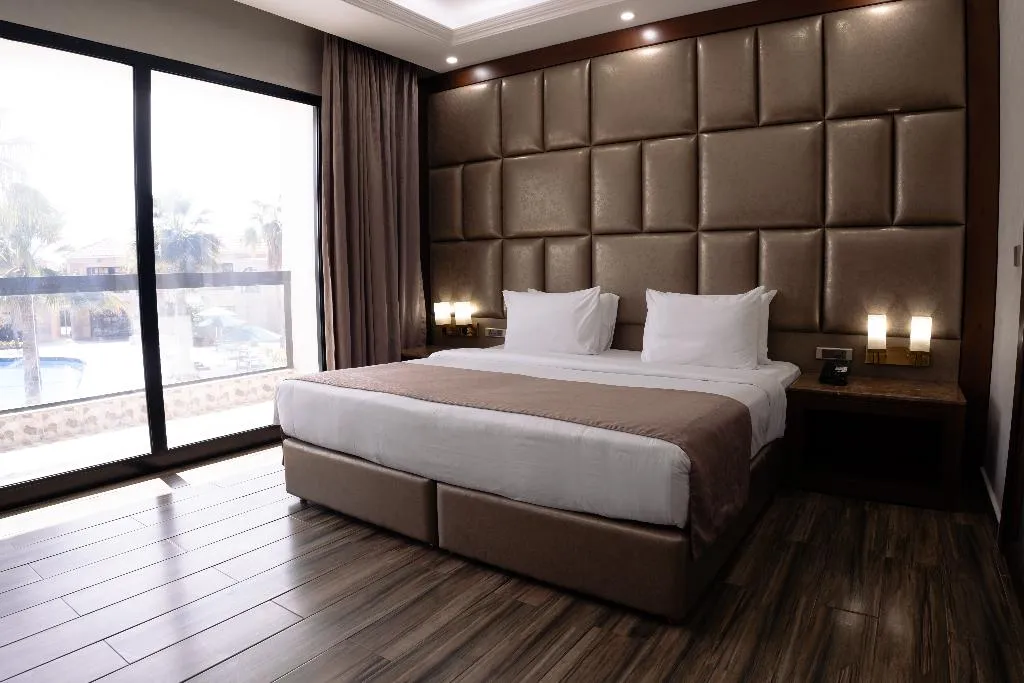 SUITE POOL VIEW Room, Palma Beach Resort & Spa, Dubai