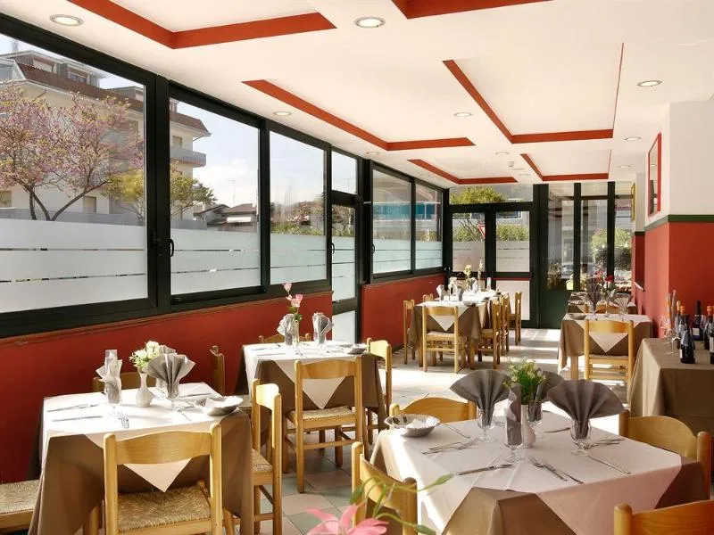 Restaurant, Beach 2, Venice