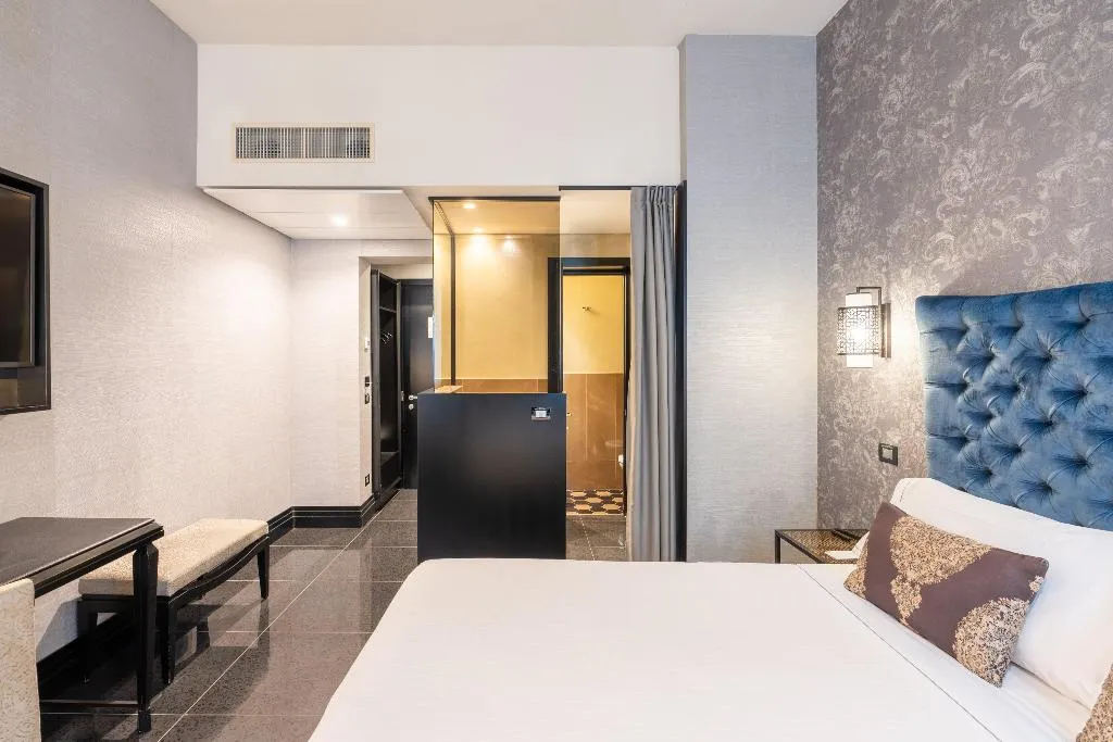 DOUBLE KING SIZE BED Room, Vignette Collection The Venice Times Hotel By IHG, Venice