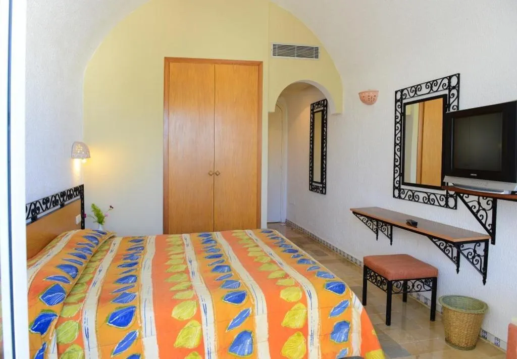 DOUBLE POOL VIEW Room, Hotel Riad Meninx Djerba, Tunisia
