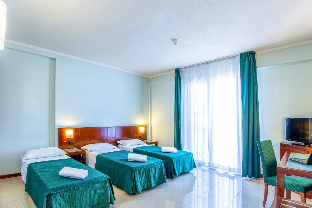 TRIPLE STANDARD Room, Le Torri Hotel, Cagliari
