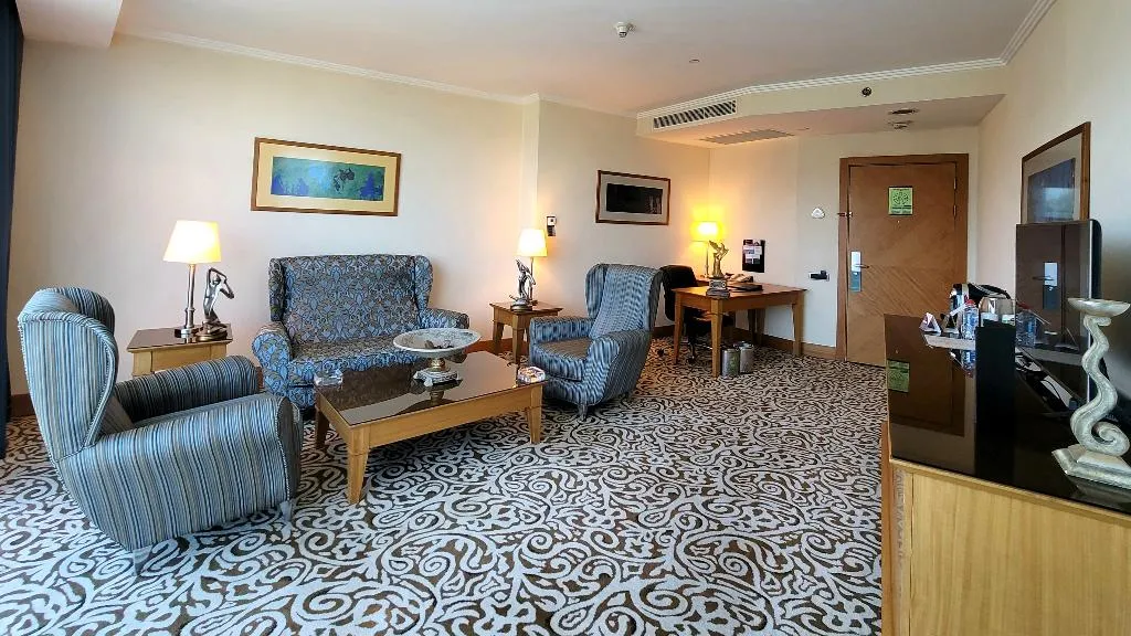 JUNIOR SUITE MOUNTAIN VIEW Room, Wyndham Grand Izmir Ozdilek Thermal & Spa, Izmir