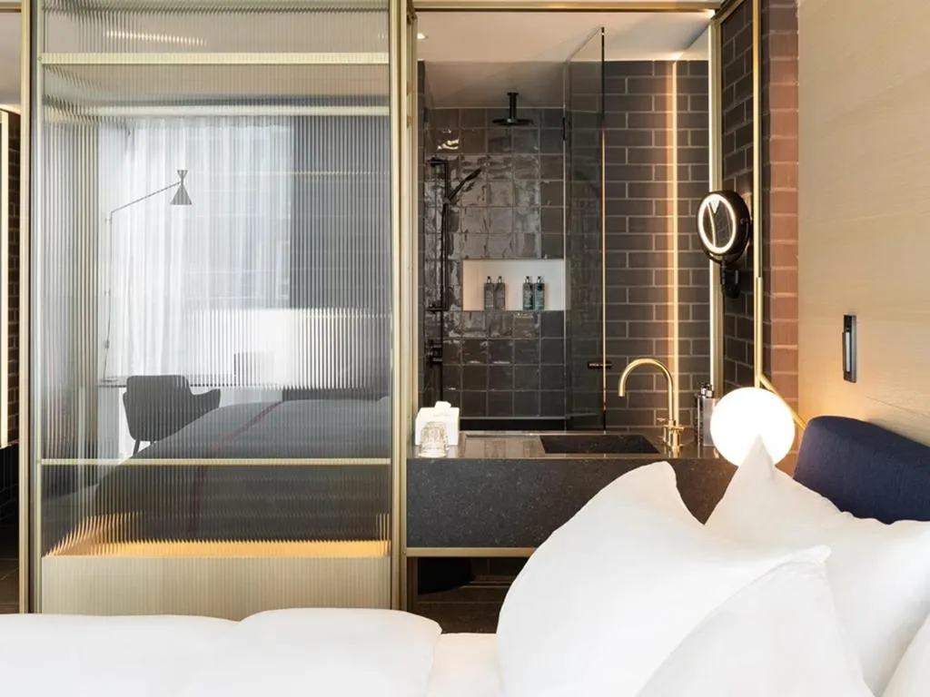 TWIN STANDARD Room, Ruby Emma Hotel Amsterdam by IHG, Amsterdam