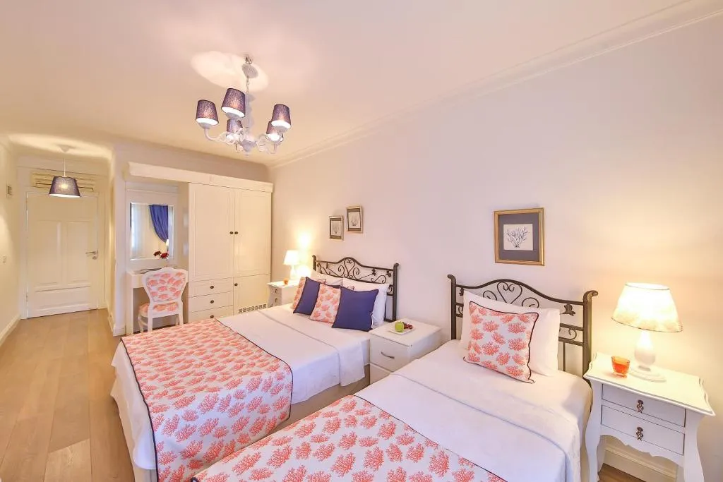 QUADRUPLE GARDEN VIEW Room, Alacati Sorf Hotel, Izmir