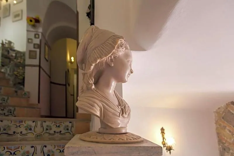 Lobby, L'Argine Fiorito, Naples