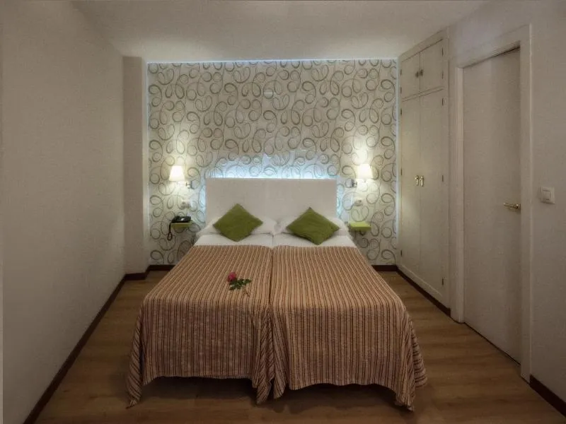 Room, Plaza Santa Lucia, Seville